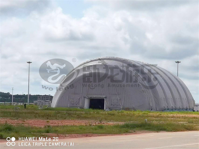 Inflatable mobile hangar